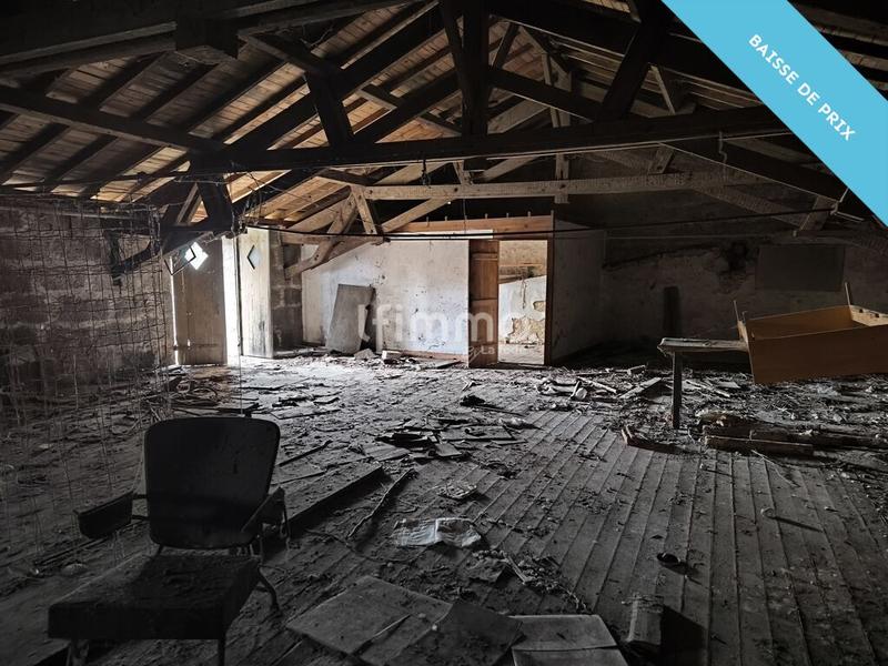 Maison - 300 m² - 1 pièce