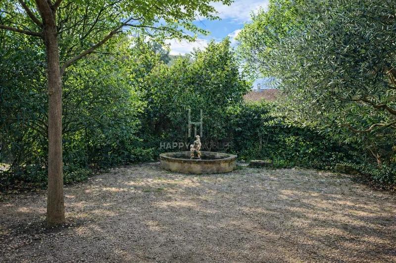 Maison de ville - 205 m² - 9 pièces