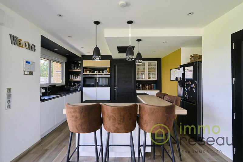 Maison - 170 m² - 7 pièces