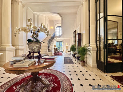 Appartement - 322 m² - 8 pièces