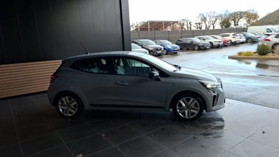 Renault Clio V Evolution E-Tech full hybrid 145