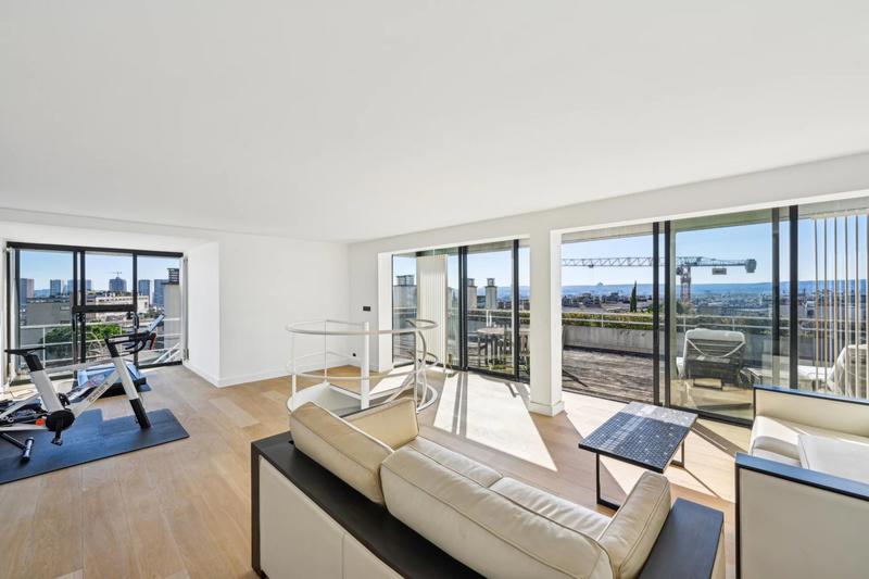 Villa sur toit - 195 m² - 4 pièces