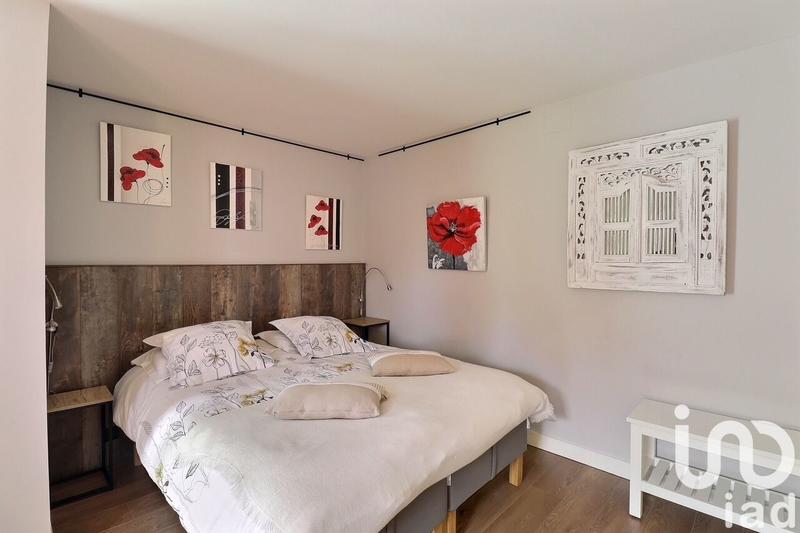 Maison - 260 m² - 7 pièces