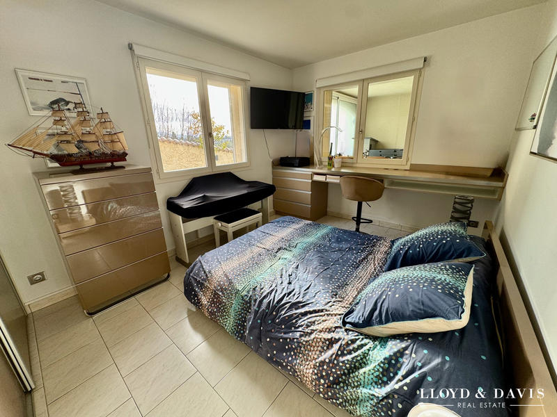 Maison - 236 m² - 7 pièces