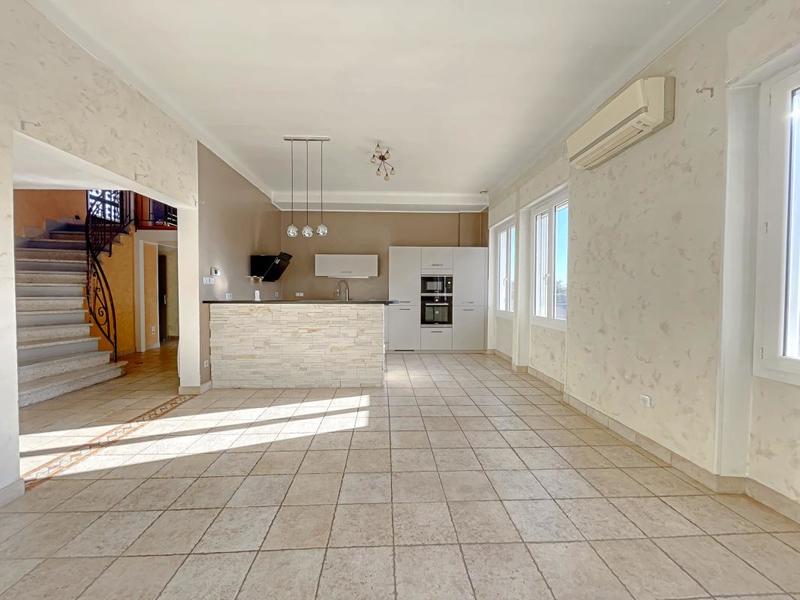 Appartement - 133 m² - 4 pièces