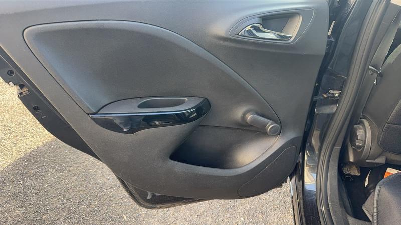 Opel Corsa V 1.4 90 Essentia