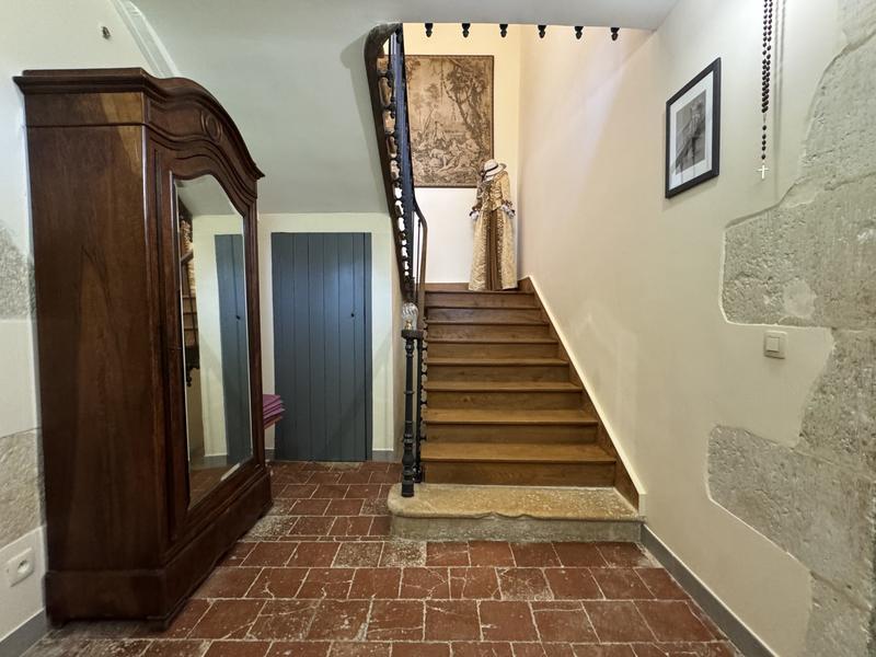 Maison - 250 m² - 6 pièces