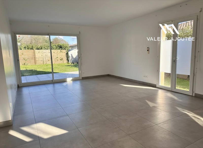 Maison traditionnelle - 94 m² - 4 pièces