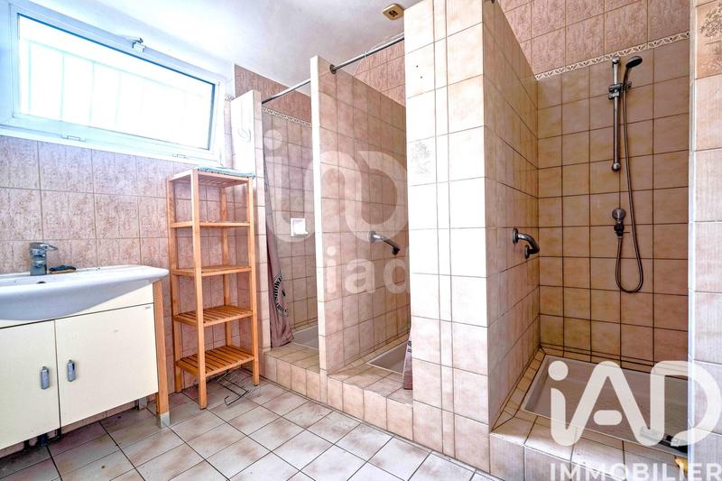 Maison - 1 160 m² - 59 pièces