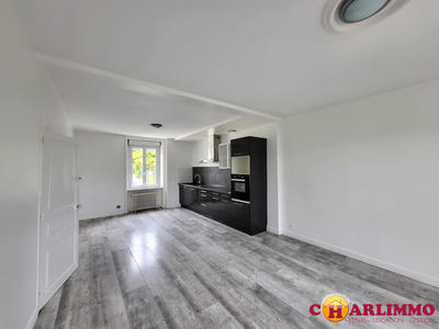 Maison traditionnelle - 211 m² - 10 pièces