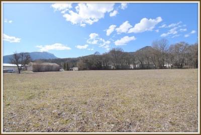 Terrain constructible - 1 550 m²