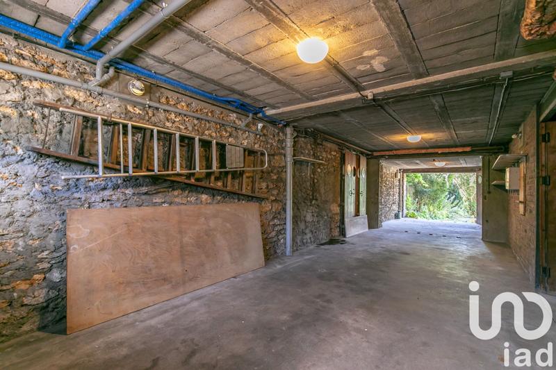 Maison - 230 m² - 12 pièces