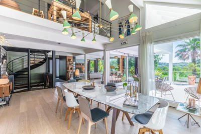 Maison contemporaine - 290 m² - 7 pièces