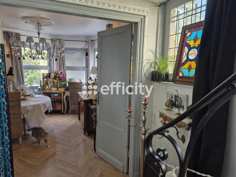 Maison - 180 m² - 6 pièces