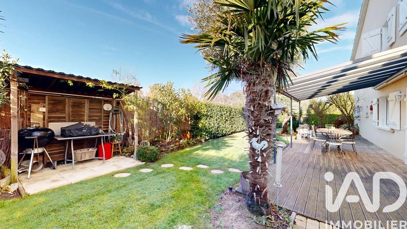 Maison - 206 m² - 8 pièces