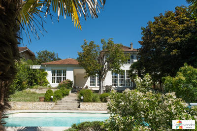 Villa - 204 m² - 8 pièces