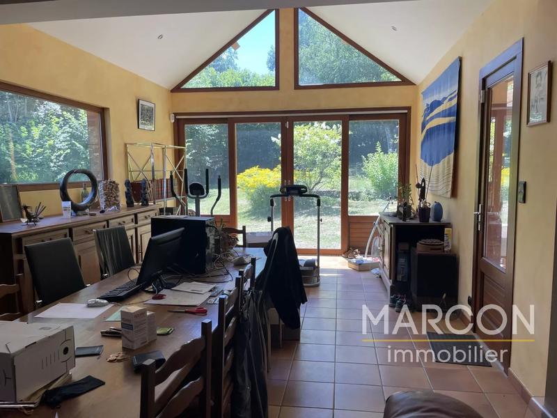 Maison - 208 m² - 7 pièces