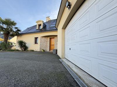 Maison - 153 m² - 10 pièces