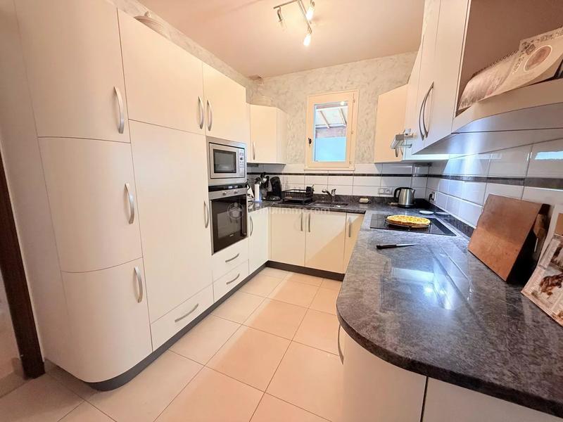 Maison - 218 m² - 9 pièces