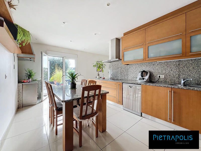 Maison traditionnelle - 160 m² - 5 pièces