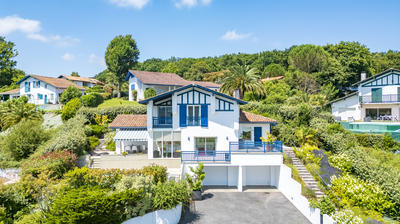 Villa - 200 m² - 5 pièces