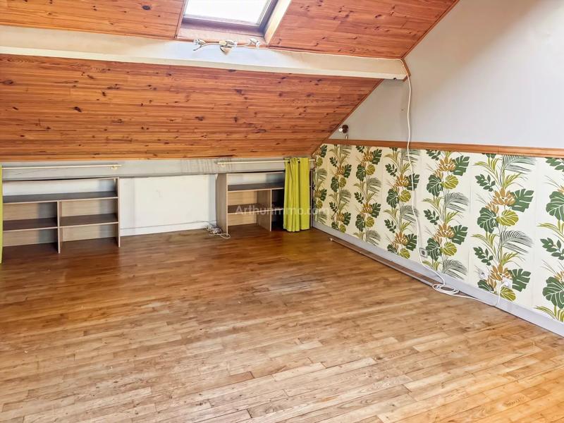 Maison - 260 m² - 10 pièces