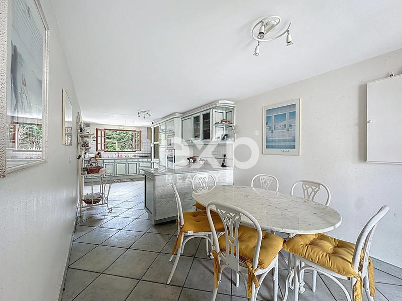 Maison - 200 m² - 6 pièces