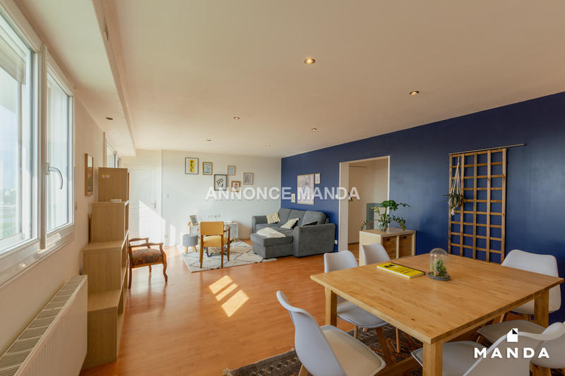 Appartement - 98 m² - 5 pièces