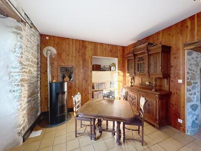 Maison - 203 m² - 7 pièces