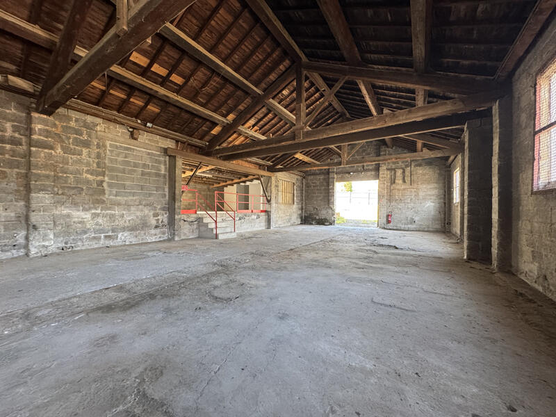 Local commercial - 700 m²