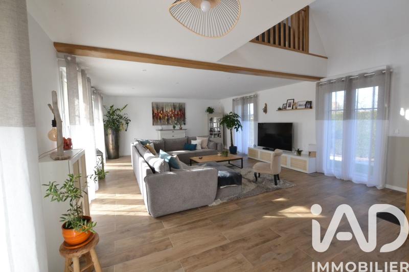 Maison - 230 m² - 7 pièces