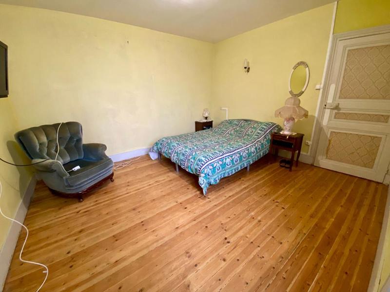 Maison - 210 m² - 9 pièces