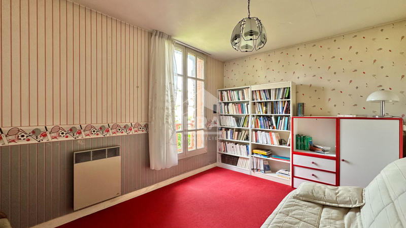 Maison - 229 m² - 10 pièces