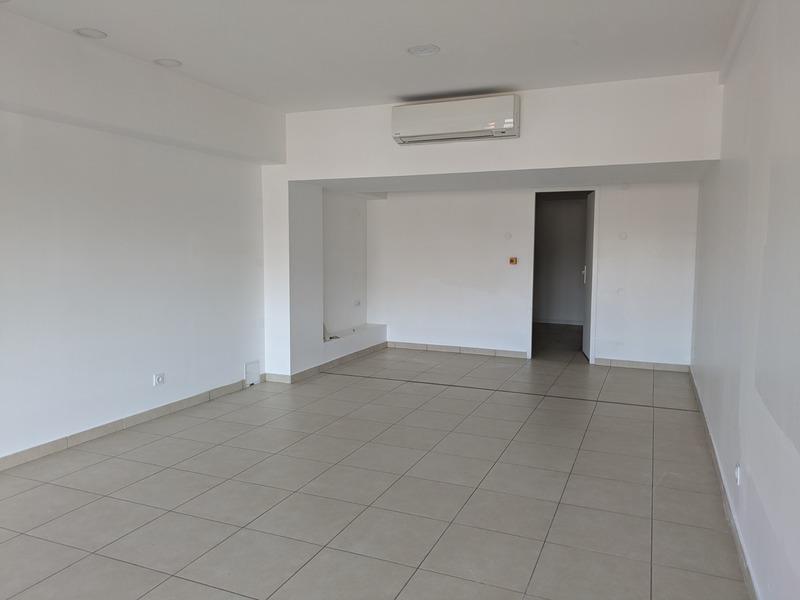 Local commercial - 75 m² - 1 pièce