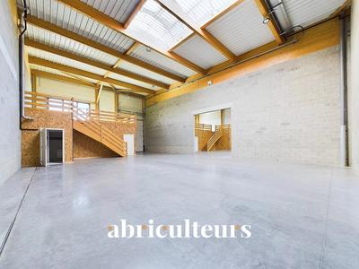 Local d'activités - 573 m²