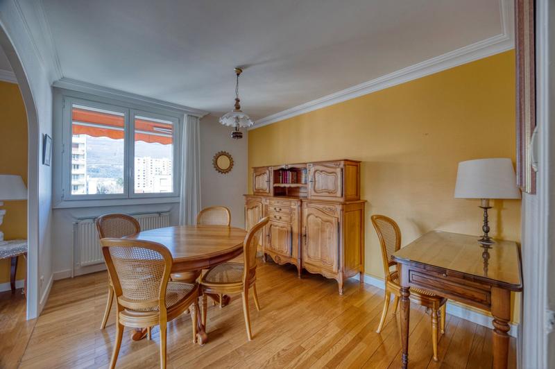 Appartement - 85 m² - 3 pièces