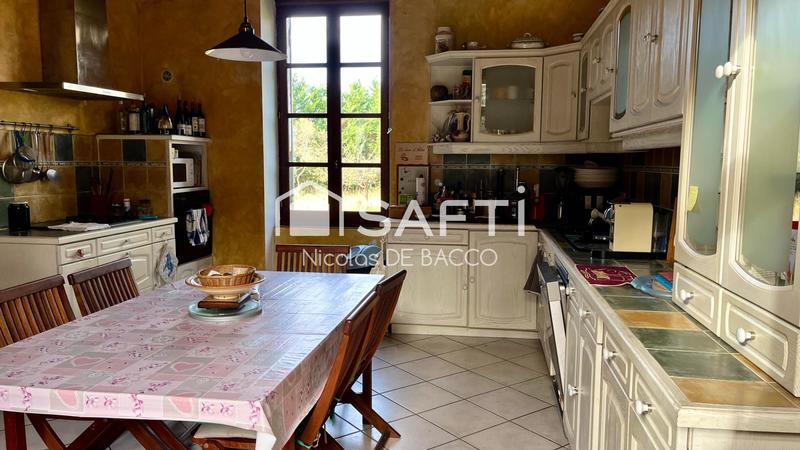 Maison - 385 m² - 10 pièces