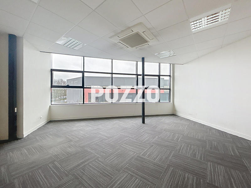 Bureau - 118 m² - 4 pièces