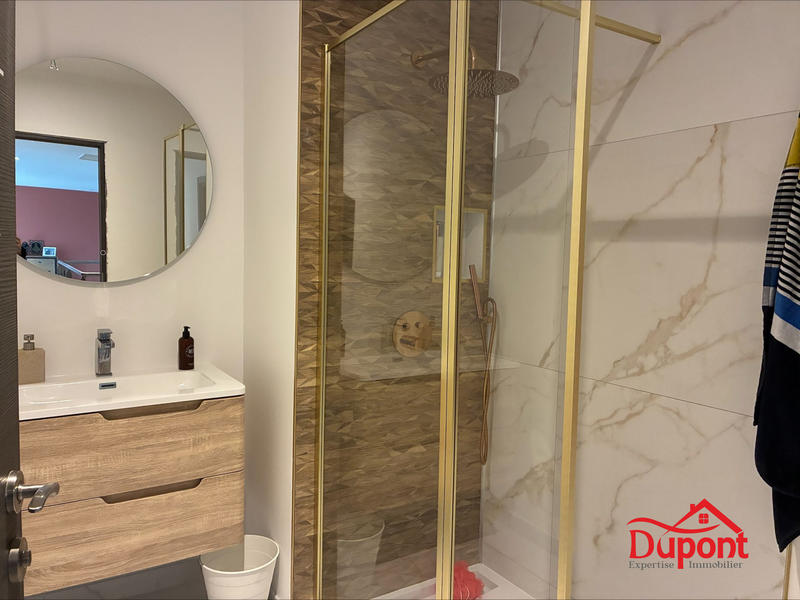 Maison - 212 m² - 6 pièces