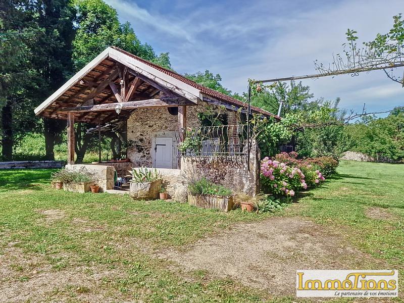 Propriété - 635 m² - 20 pièces