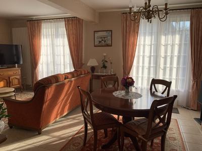 Maison - 99 m² - 5 pièces