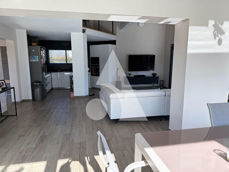 Villa - 185 m² - 6 pièces