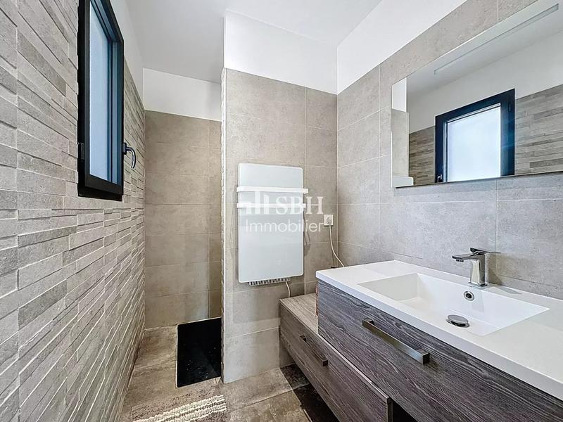 Villa - 211 m² - 10 pièces