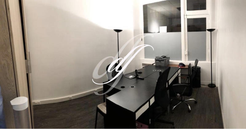 Bureau - 65 m² - 4 pièces