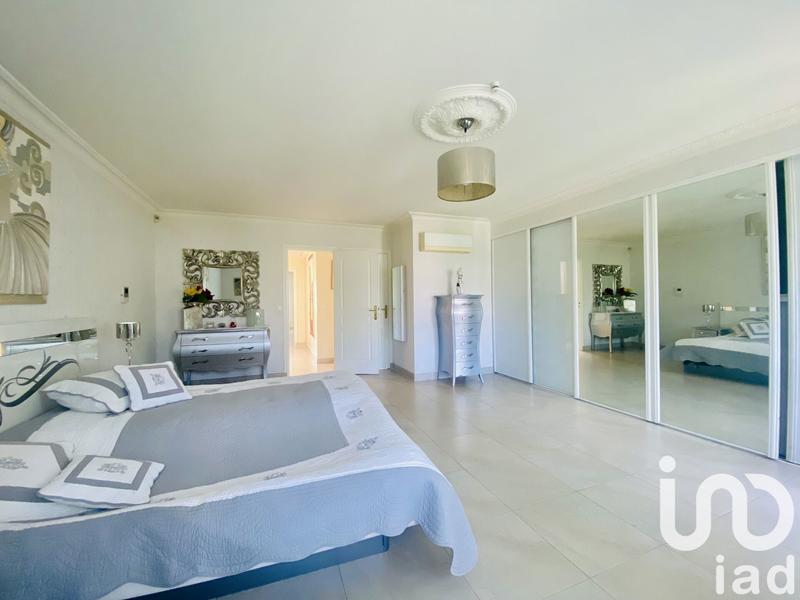 Maison - 207 m² - 5 pièces