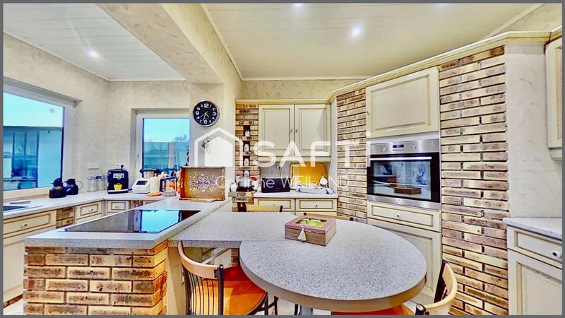 Maison - 236 m² - 10 pièces