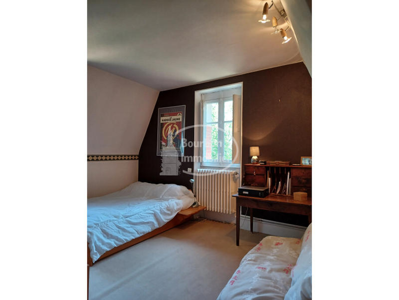 Maison - 303 m² - 12 pièces