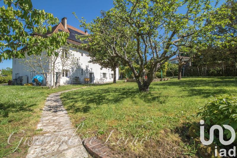 Maison - 215 m² - 7 pièces