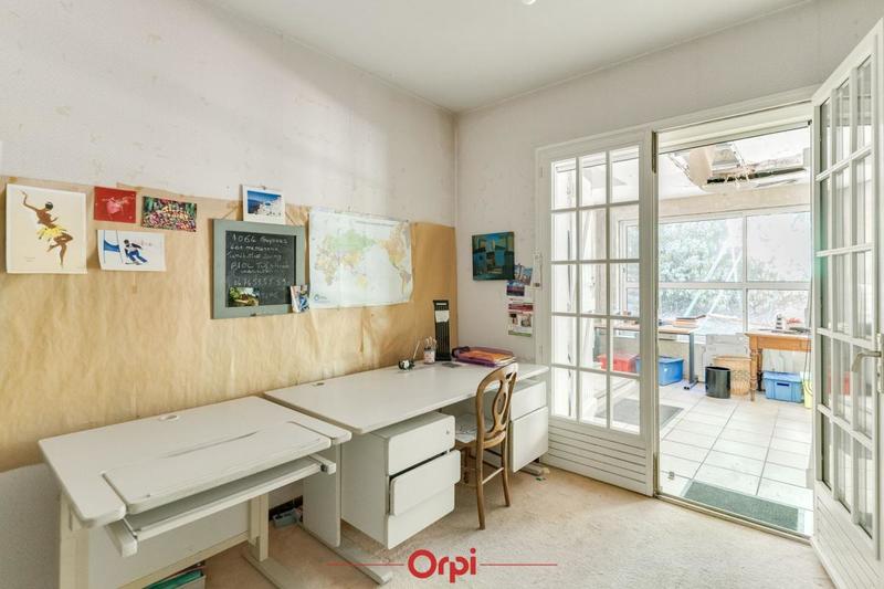 Propriété - 205 m² - 6 pièces