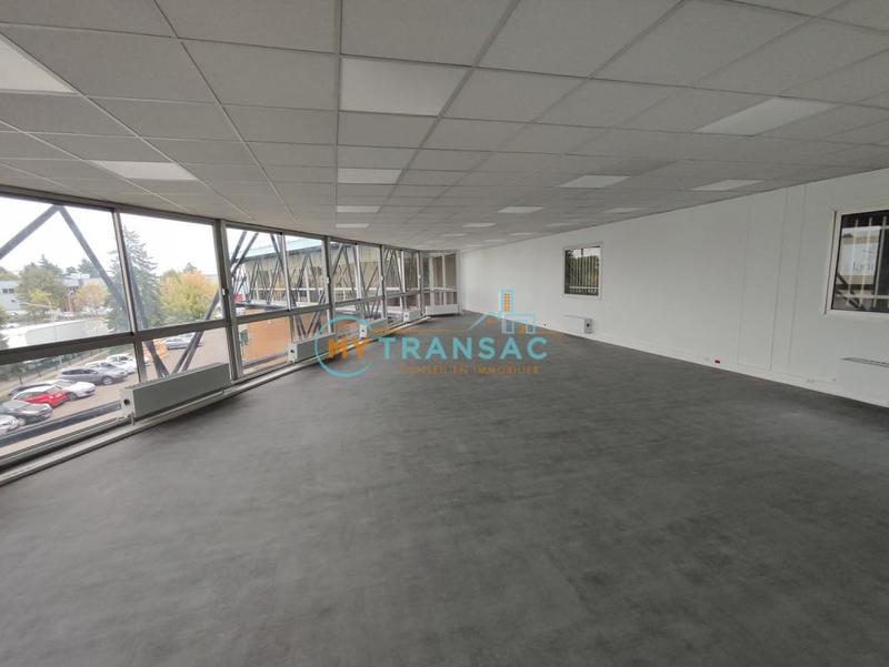 Entrepôt - 1 410 m²